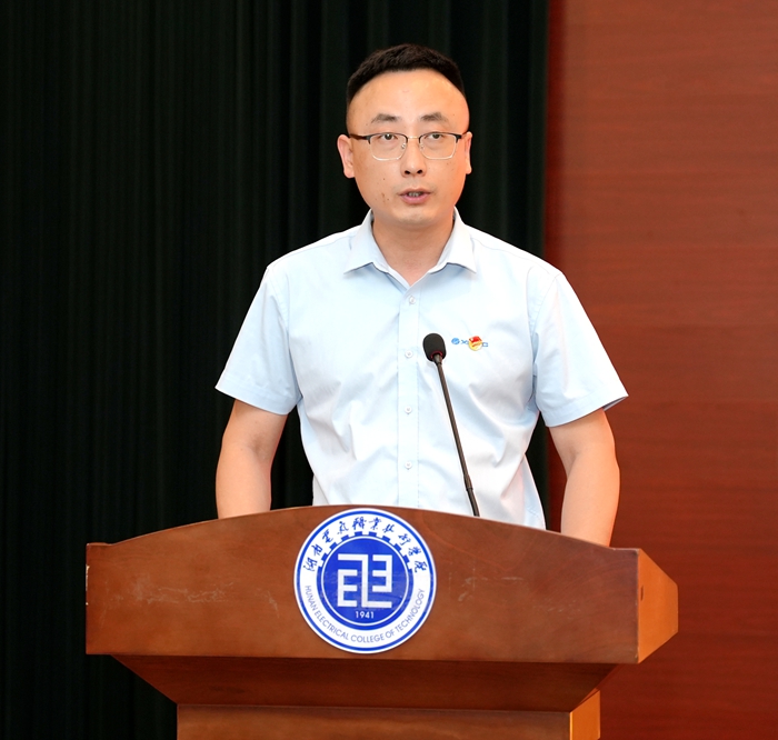 4.门贵雨书记.jpg 4.门贵雨书记.jpg