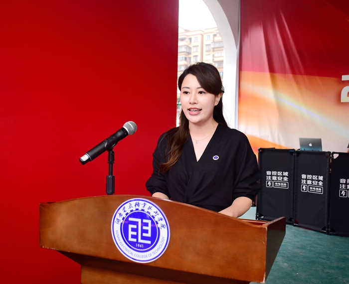 教师代表_副本.jpg